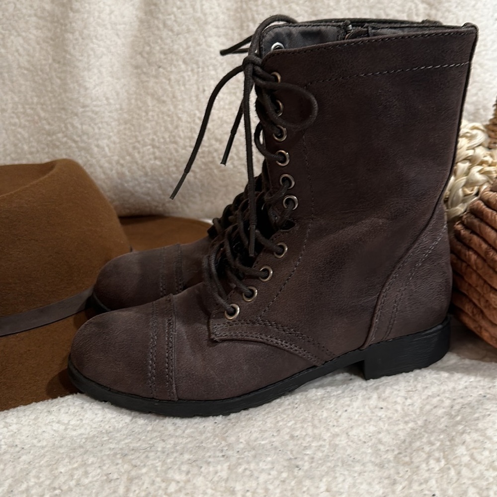 EXPRESS | Brown Lace Up Booties | 6 - Picture 5 of 7